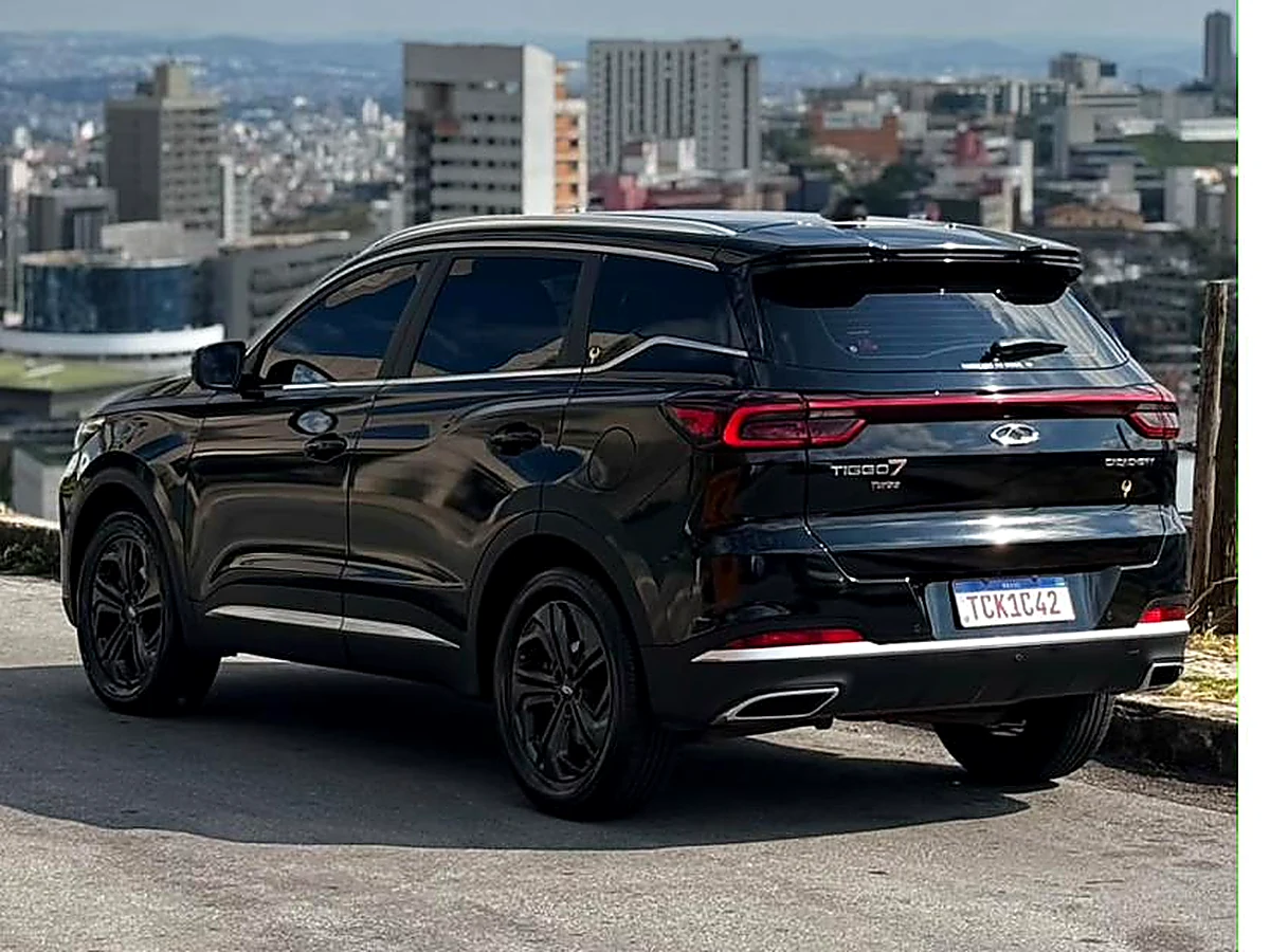 SUV executivo Start com Belo Horizonte ao fundo